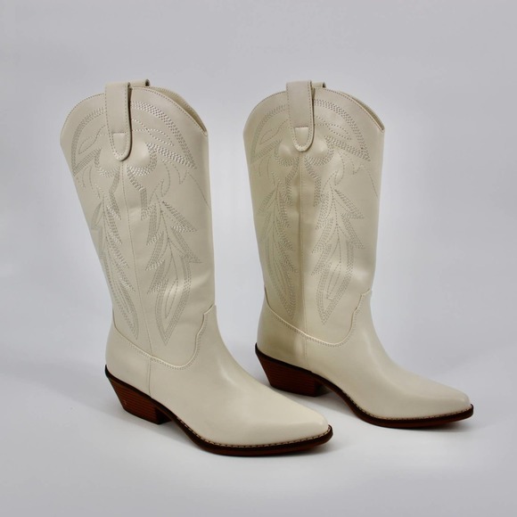Madden Girl Shoes - Madden Girl Range Western Boot Women’s Size 8 in Off White NEW